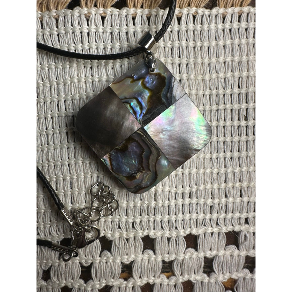 Black Iridescent Abalone Shell Pendant Necklace - Picture 2 of 8